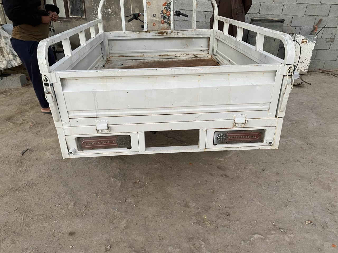 سلام عليكم ستوتة البيع مديل 13شاصي مكفوال من الحيم وطك اكسن جديد تواير ابو الخطة جدد محرك اوال تبديلت دهن كهربايات كلهة شغالة كشن جديد تانكي بانزين جديد دبلات جدد دشبوال جديد ستوتة كلة جديد مكفوالة كفالة عامةوراقهة نضاف  سعرهة ((1800 ))***********شراي نتصل وبيك خير وتدلل
