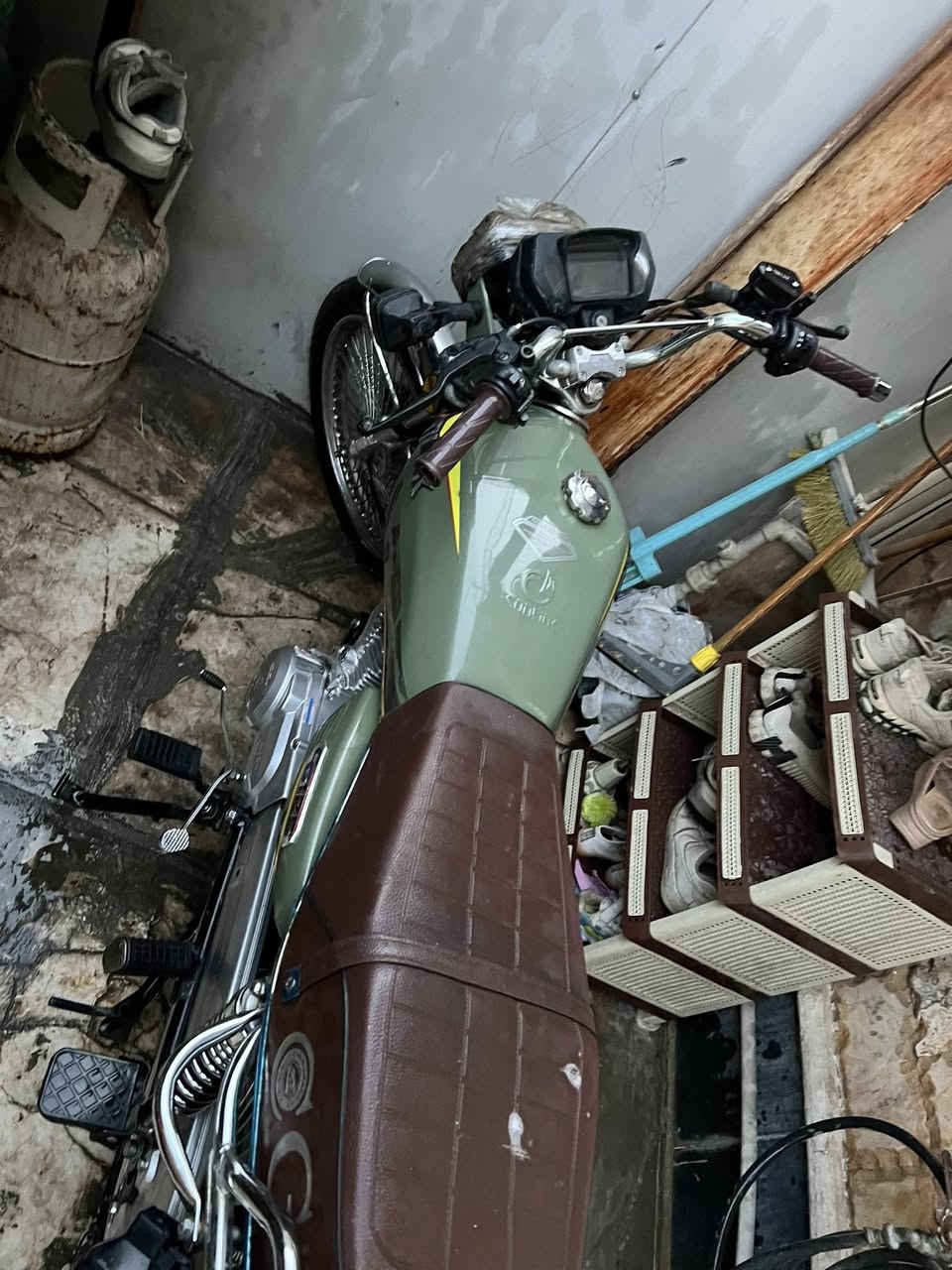 السلام عليكم عندي دراجه للبيع أيراني تاكير 4 كير موديل 2024 الدراجه نضيفه وحلوه كدام العين وتجي شوفه وتفحص مكاني بغداد اتصال ***********بيع أو مراوس سيفان اتصال وتساب ونتفاهم ع سعر البيع
