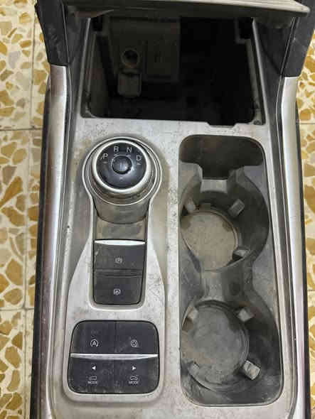 حصان فورد اكسبلورر 2021 الى 2025 يرهم
السعر 600$ قفل  
تفصيخ نظافه 100% 
***********
