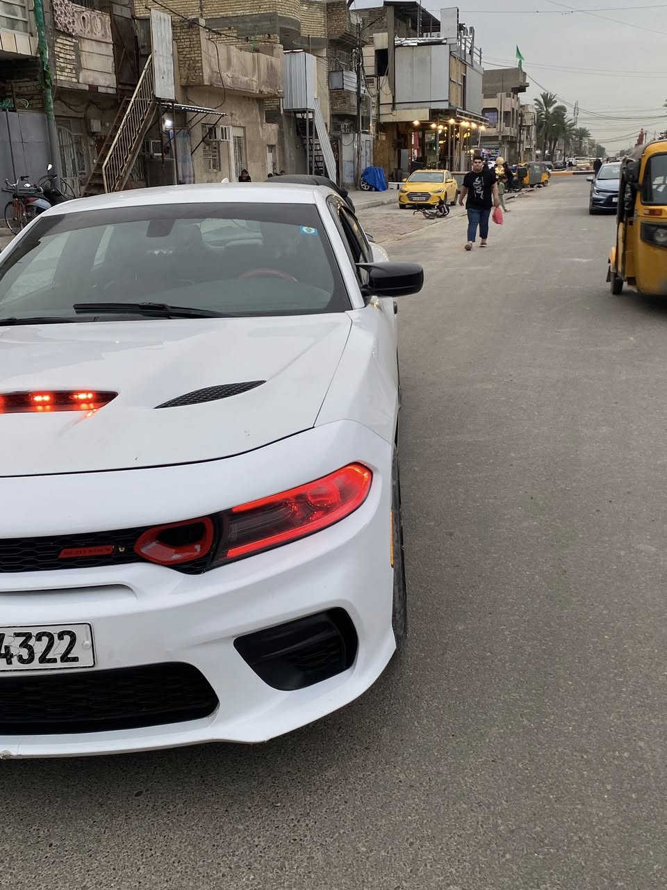 سلام عليكم 
للبيع او مرواس. حسب القناعة امريكي. كوري 
جارجر 2016 RT فول رياضي كزوزات نصبه ويل تحديث كله يخبل السياره حلوه وبل عافيه عل ياخذها السياره كلشي مذكور بالمنشور السونار وكل الصور موجوده اتصل وبيك خير وتدلل 
اتصال. ‭0782 724 4019‬
واتساب. ‭0770 736 7647‬
