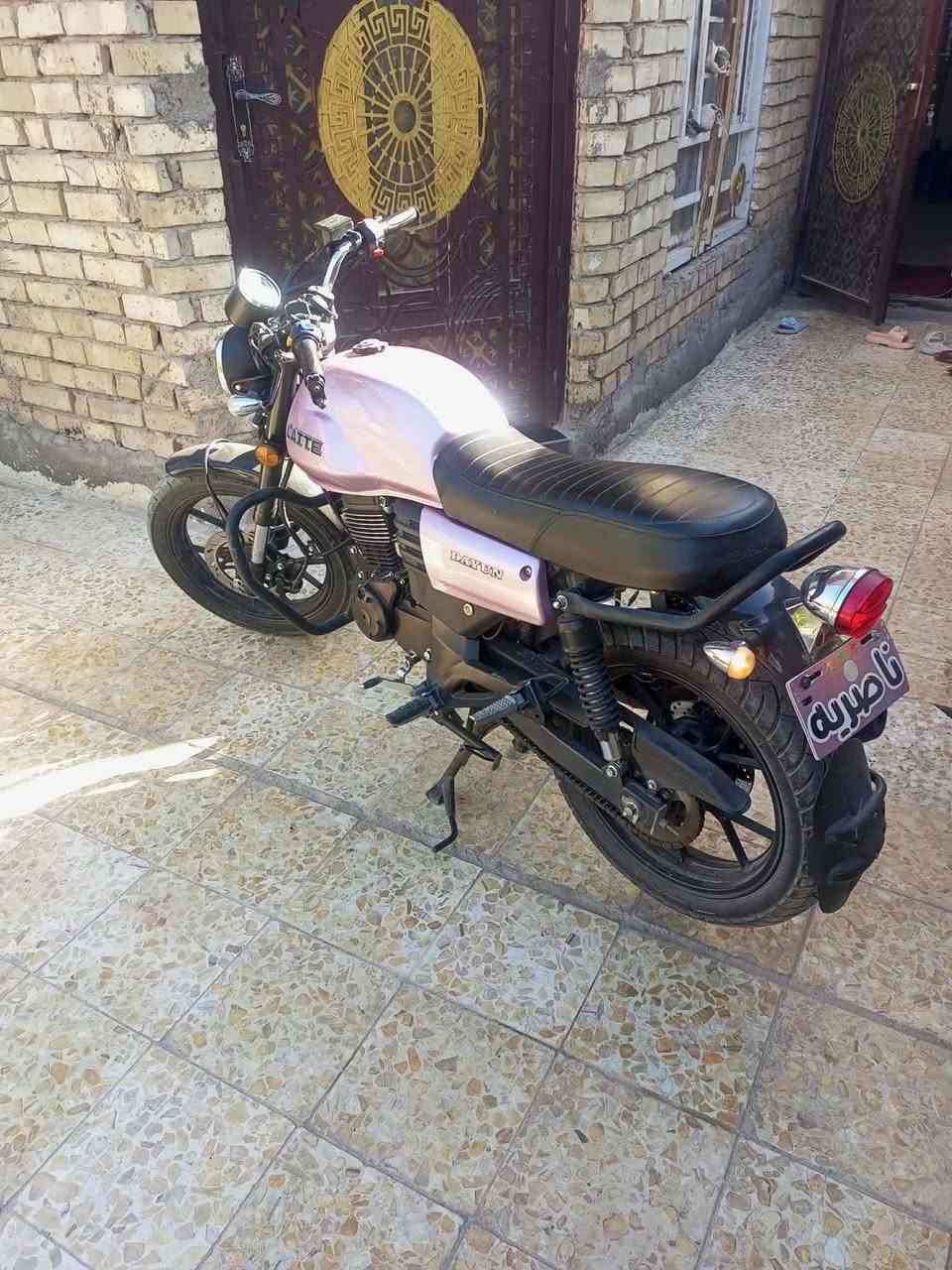 سلام عليكم ورحمه الله وبركاته دراجه لايتي مديل 2024 دراجه مستخدمه شهر واحد والدراجة مضمومه بعده علا وضع المعرض تجي وأشوف بعينك احله من الصوره بعده زيرو  السعر. مليونين وربع  بيه مجال الطيبين مكاني كربلاء رقم الموبايل ***********
