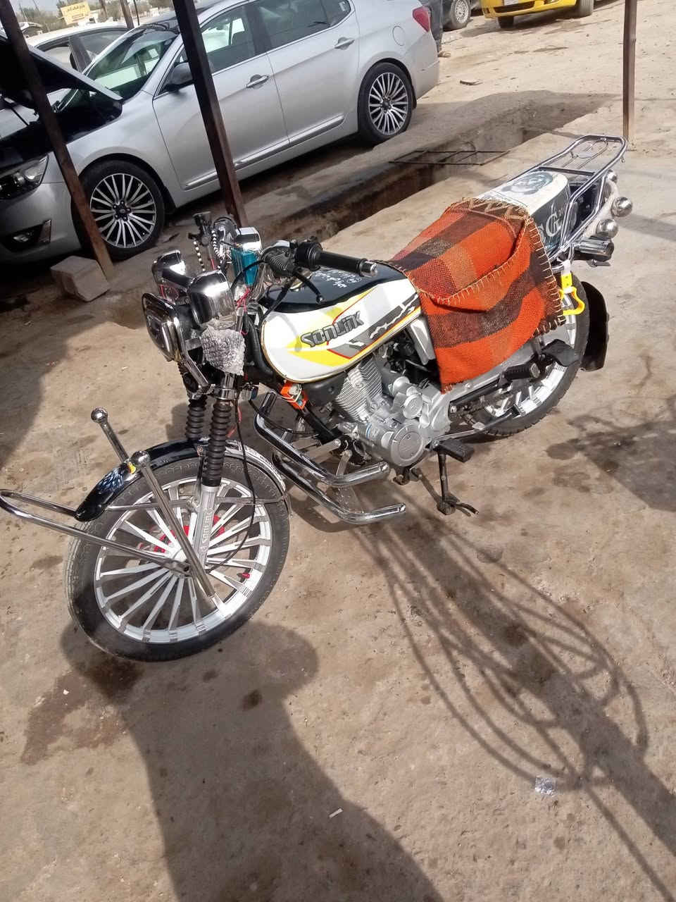 سلام عليكم دراجه للبيع موديل 25 كفاله عامه بس بيه رصعه بل تاكي خفيفه مبينه السعر 775 وبيه مجال قليل مكان ديالى الخالص هبهب وهذا رقمي ***********
