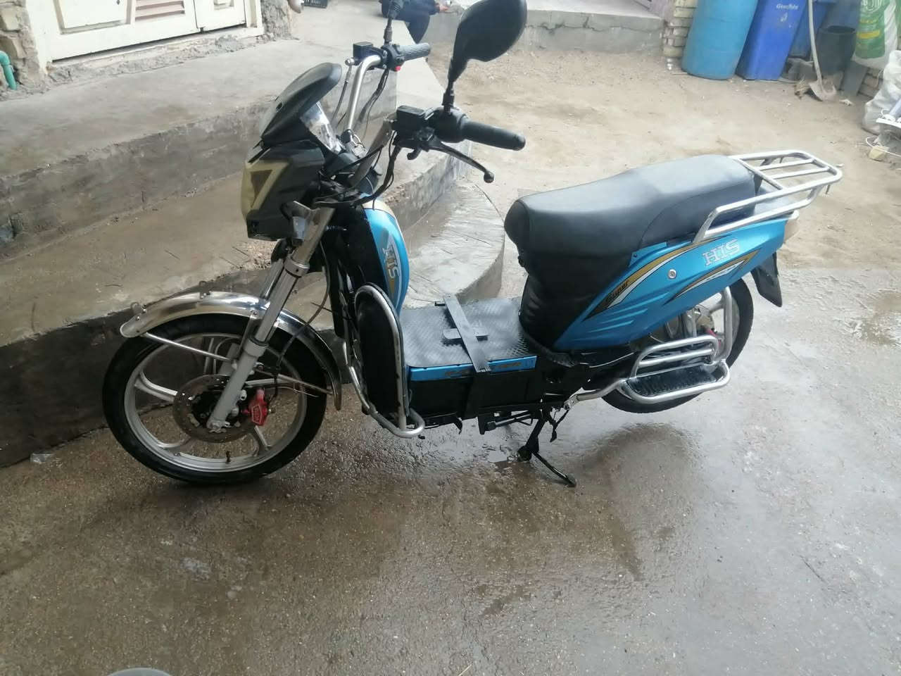 ماطور شحن هارلي. 2023محدث 2024 
ماطور نضافته كدامك.
كهربائياته. شغاله.
تايرات جدد جوبلس
نضامR ابو البك
ماطور. مرتب جديد مابي نقص
بطاريات يقرن 10 بس بيهن نفخه يمشنك. خير من الله. ع شرط كل يومين. 3 يالله تشحنه 
  السعر مع البطاريات 300 
بدون بطاريات. 250 وبي مجال


**إذا كنت صاحب هذا الإعلان وتريد حذفه لأي سبب، رجاءا أرسل رسالة إلى الدعم الفني**