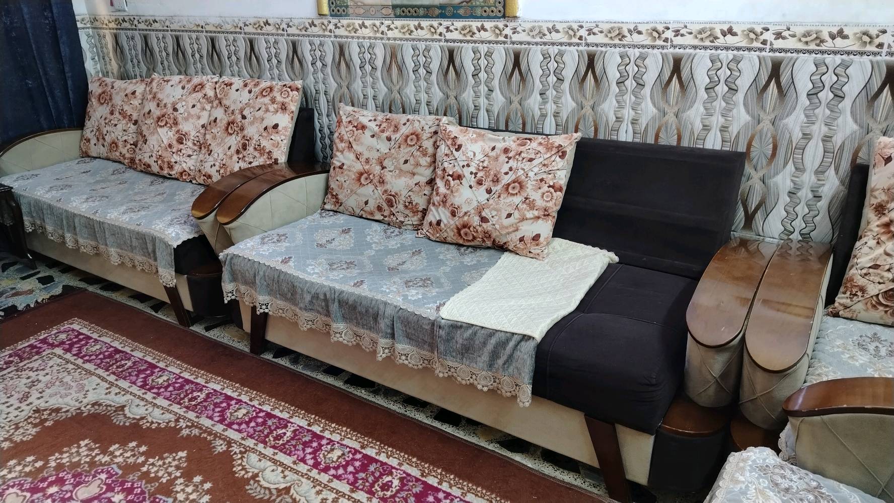 _ تخم قنفات 10 مقاعد نظيف سعره 300 وبي مجال  
_   بوفيه نظيفه جدا سعرها 100 وبيها مجال 
_       ميز طعام طول 150×100العرض باب اول سعره 200 وبي مجال  


بغداد الشعب قرب الأسواق المركزيه

تواصل رقم الهاتف ***********
