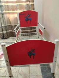 الموصل حي الرفاعي • زحلوقه اطفال • تخت اطفال