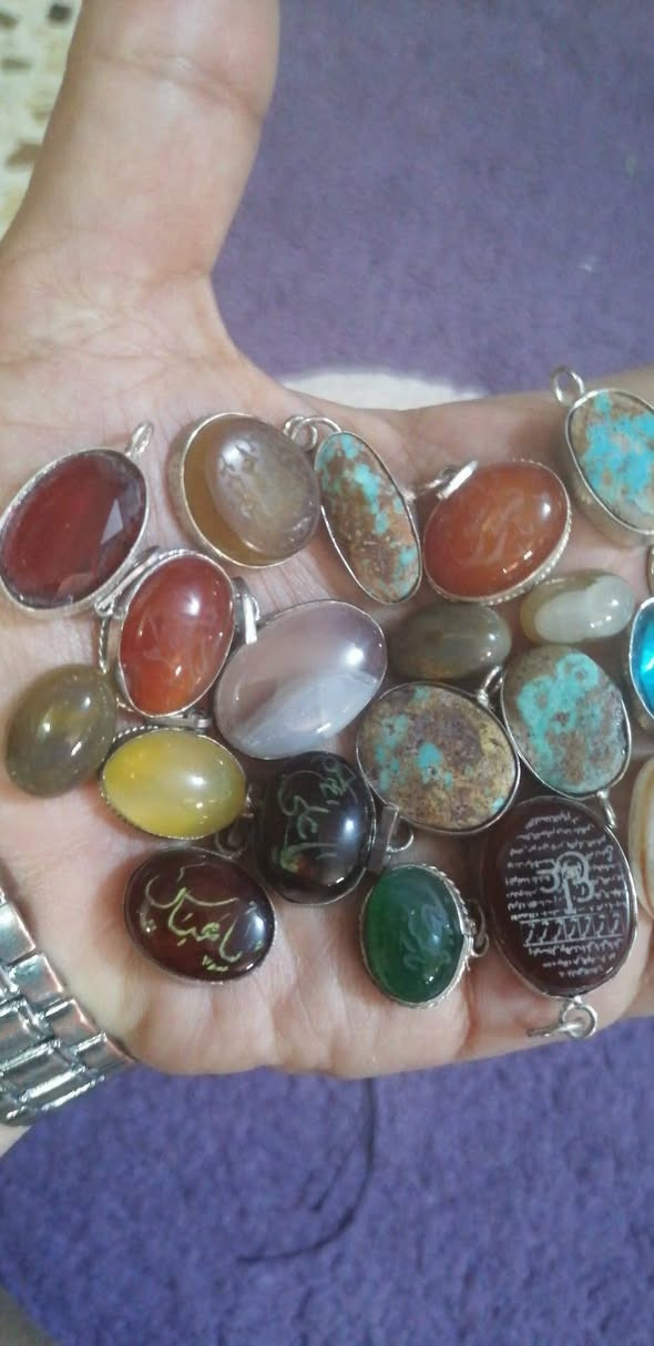 سلام عليكم للبيع احجار عدد 30 جزع وسليماني عطف و سليماني عين صريحة و سنام الجمل و قلادة فيروزي و عقيق مخطوط و عقيق شجري و ياقوت و توباز كلهن 50 الف مع التوصيل


**إذا كنت صاحب هذا الإعلان وتريد حذفه لأي سبب، رجاءا أرسل رسالة إلى الدعم الفني**