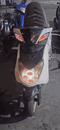 السلام عليكم سكنس فحل كولد  دراجه صارلها اقل السبوع نازله من الرمبه دراجه شلعه ومعدل تاكل الكاع بيها تزويد بسيط اجه وياها اشاير ومنضومه زنون دراجه تتعب دكول جديده جيب فيتر وفحص اوراقها موجوده السعر مليون 300وبيها مجال مكاني الكاضميه ***********
