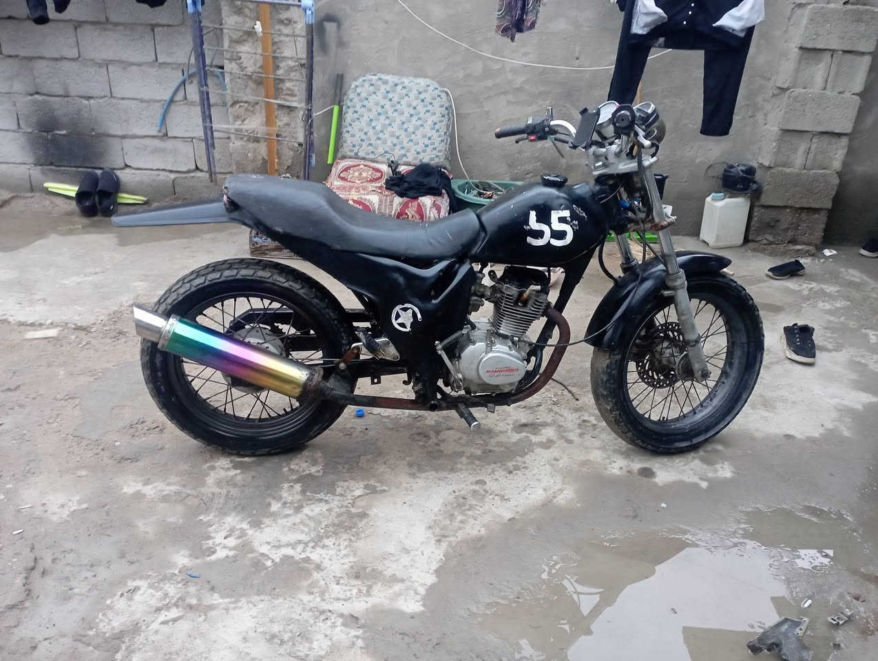 السلام عليكم دراجه قفاز محور مكينه 4كير للبيع كهربائيات كله شغال بريكات امامي خلفي كله شغال السعر 400 وبيه مجال قليل مكاني بغداد الزعفرانية ***********
