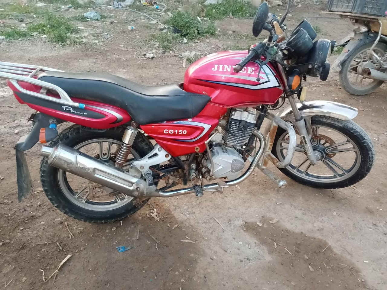 ماطور بانده للبيع موديل 2015 مكينه 200 كله شغال كهربائيّت شغاله السعر 300 خاص او تصال ***********
