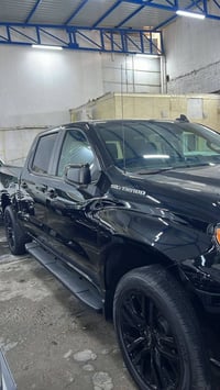 للبيع موديل 23 فول موصفات ضررها مبدل فقط البنيد بدون حادث الشاصي نضيف ...