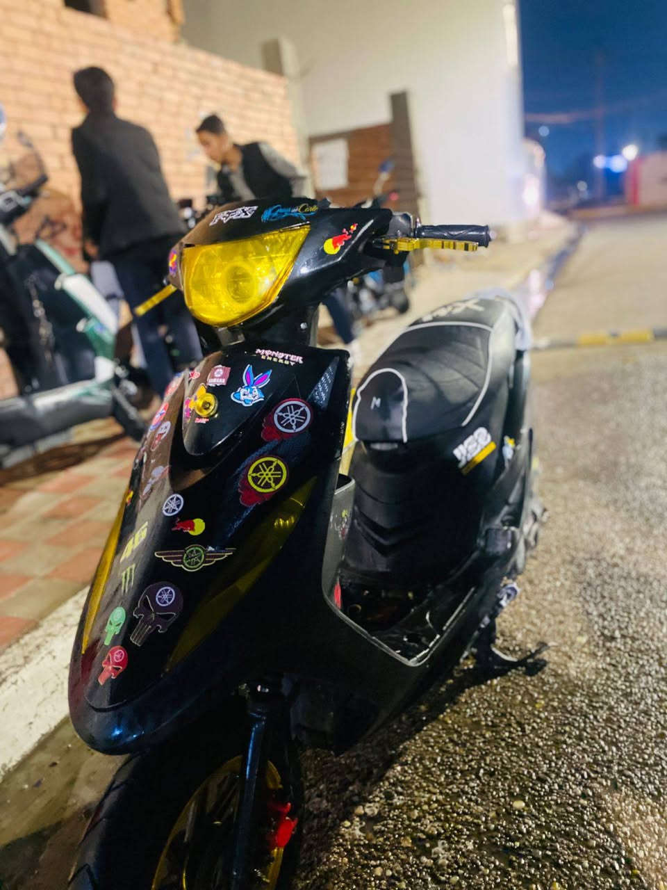 السلام عليكم
دراجه ماكس للبيع مزودة خير من الله كهربائيات كله شغال الدراجه نضيفه تجي تفحص وتشوف 
السعر/600 وبيه مجال 
للتواصل/***********
