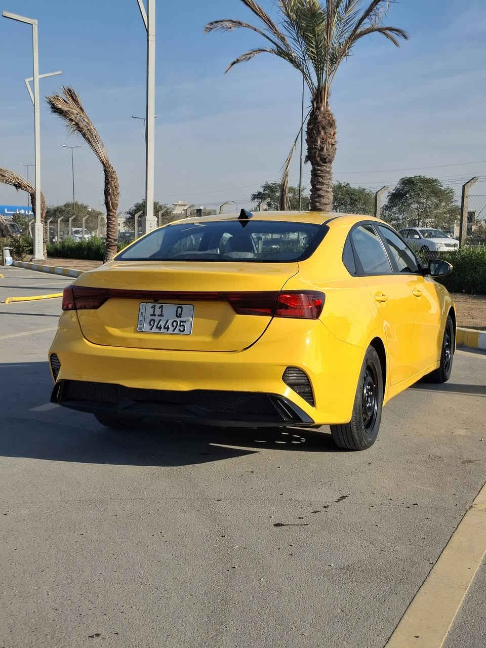 سلام عليكم كيا فورتي للبيع موديل 2023 رقم خصوصي بغداد لون اصفر  ماشيه 48000 الف ميل
السعر 15.500
مواصفات اشاير مري 
تحكم ستيرن 
رادار خلفي امامي 
داخل لون بيجي 
نضام كار بلي لاسلكي أندرويد اوتو
حادث موضح بالمنشور 
رقم هاتف ***********
