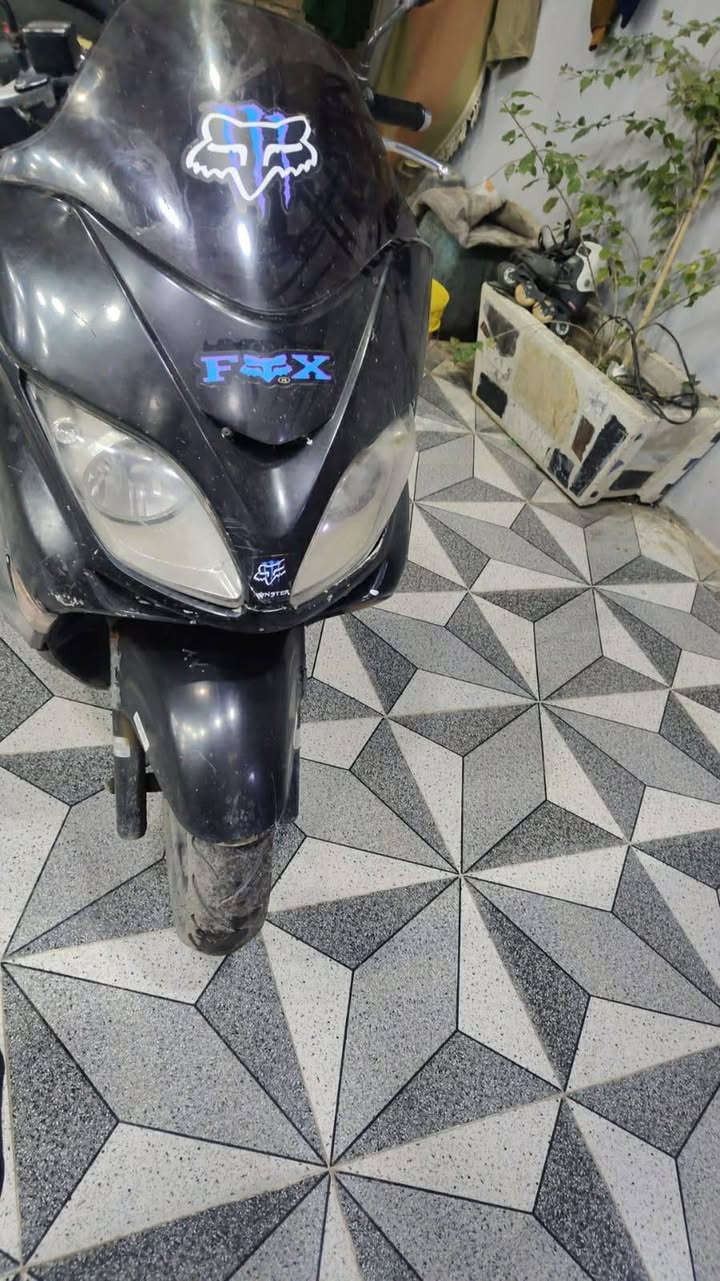 السلام عليكم دراجة فورزة للبيع 
مكلف بالنشر 
هذا رقم صاحبها 
‏‪0772 438 1555‬‏
