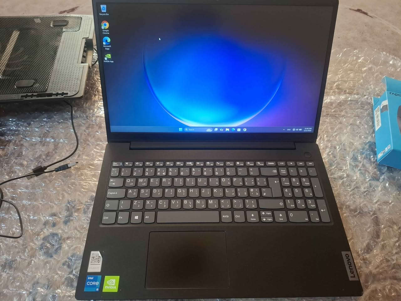 أداء الجهاز في الألعاب عن تجربة شخصية

الجهاز يشغل الألعاب المتوسطة بسلاسة تامة، 
وبعض الألعاب

القوية بدقة 60fps 1080p، ومنها :

Elden Ring

Resident Evil 4 Remake.
أداء ممتاز GTA V

Hollow Knight & Cuphead.

المعالج : 11357-15 Intel Core (الجيل الحادي عشر).

كرت الشاشة : Nvidia GeForce MX350.

الرام: 16GB (82) DDR4 بسرعة 3200MHz.

التخزين 512GB SSD سريع جداً في الإقلاع والنقل).

الشاشة : 15.6 بوصة بدقة (1080×1920) Full HD.

النظام 11 Windows الأصلي مع دعم 12 Direct

🔋البطارية تدوم من 2.5 إلى 3 ساعات تصفح حسب

الاستخدام.

الشحن يدعم الشحن السريع بشاحن أصلي 65 واط.

الإضافات يأتي مع ستاند مروحة تبريد خارجية تعمل عن

طريق USB للحفاظ على برودة الجهاز أثناء اللعب. النجف, العراق


**إذا كنت صاحب هذا الإعلان وتريد حذفه لأي سبب، رجاءا أرسل رسالة إلى الدعم الفني**