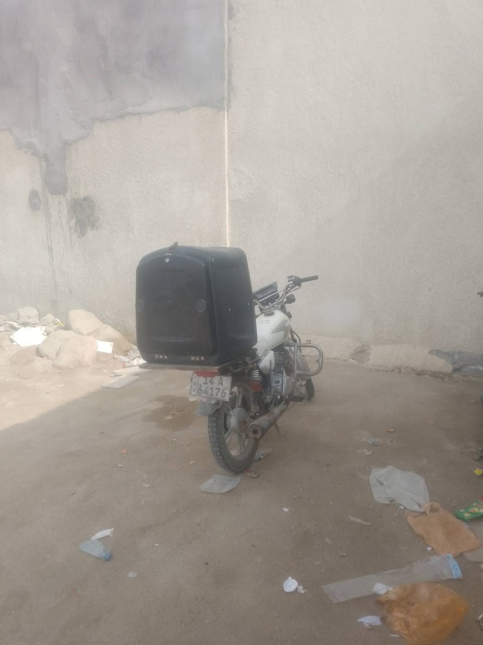 دراجه سافان  ٥كير 
سنويه ورقم 
بصمة تشغيل عن بعد 
الكزوز البلادي موجود شرط النضافه الدراجه كلش نضيفه وحلوه برغي ما ناقصها عارضها ب مليون و350 وبيها مجال 
ملاحضه الدراجه بيها سلتين وحده شاد بيها الصندوك ولبلاديه ضامها 
شراي عيوني الك وحته اداريك بالسعر *********** عنواني ابي الخصيب الوسطي
