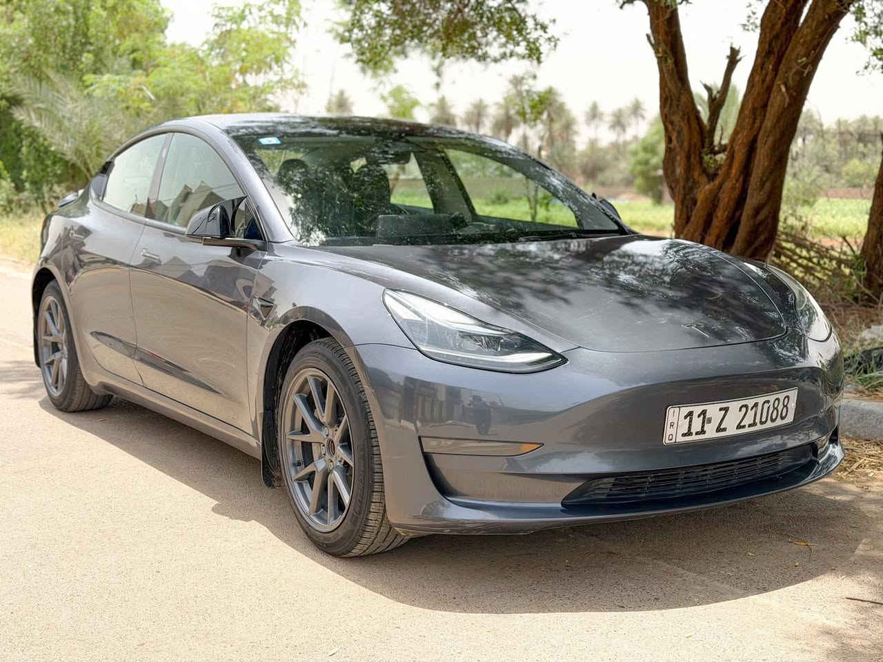 #تسلا موديل 3 للبيع

TESLA MODEL 3 

السيارة اون لاين

تك ماطور 

 محدث عربي اخر تحديث

#الموديل : 2023

 رقم بغداد بأسمي

حادث بنيد فقط 

#المواصفات :

▪️ سقف بانوراما زجاج

▪️ شاشة كبيرة حجم 15 بوصة

▪️ حساسات الاجتياز الجانبية 

▪️ طقم ويل حجم 18 مع طقم تاير بحالة ممتازة 

▪️ كاميرات خلفية وجانبيه

▪️ باب جنطة كهربائي شفط

▪️ غرفة السيارة جلد اسود اصل 

▪️ تحكم كهربائي متكامل لمقاعد المقدمة 

▪️ شاشة كبيرة لمجموعة من الايعازات 

▪️تحكم بالسياره عن طريق الشاشة

▪️ نظام قيادة آلية Auto Pilot

▪️ عداد ديجيتال

▪️ تشغيل تلقائي

▪️ نظام قيادة ذاتية Full Self drive

▪️ نظام (RCTA) للتنبيه عند الرجوع للخلف

▪️ نظام (RSA) لكشف لافتات السرعه للطريق

▪️ نظام (PSC) الرادار الذكي لمنع الاصطدام 

▪️ نظام (LTA) لتحديد المسار على الطريق

▪️ الدخول الذكي

▪️ نظام ترفيهي كامل متكامل يحتوي على ( YouTube / WhatsApp / Tik Tok / Netflix)

‏▪️ Wifi

‏▪️ GPS

‏▪️ MAPS

‏▪️ Bluetooth

‏▪️ AUX

‏▪️ USB

▪️ بيهه كماليات كلش هوايه 

تفاصيل اكثر

السعر 158 وبيهه مجال 

***********
