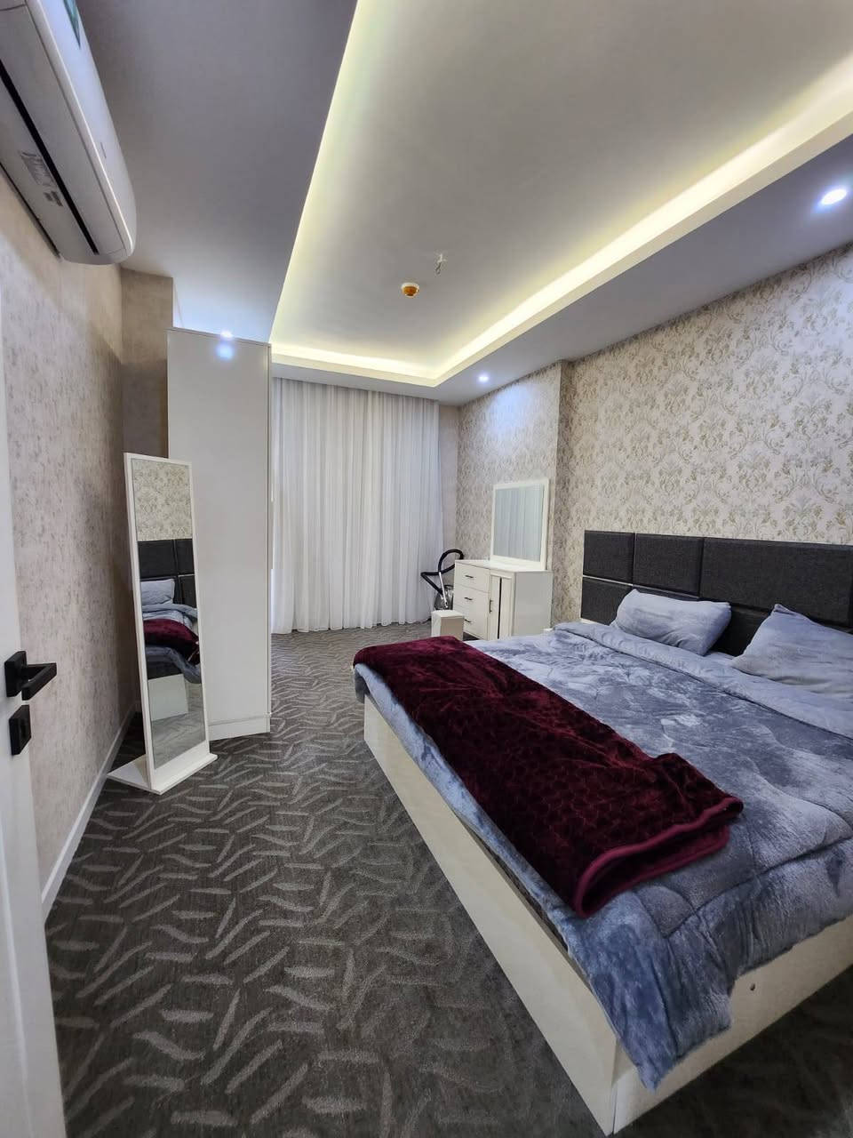 🔴🔴#شقة_الایجار في #اربيل ‌🔴🔴
📌الموقـع:  کوین تاورز في مربع الذهبي

✅ غرفە و صاله 1 + 1 مٶثث 
✅مـوقع ســتراتيجـي. 
✅اطـلالة مميزه. 
✅متوفــرة 24 ســاعة جميع
 الخدمات. 
✅ماركت 24 ساعه. 
✅صيدليه + مطاعم وكافتريات + مكوه ملابس
✅ الایجار  600 $

🔸انتصل الان لنساعدك على ايجاد العقار المناسب لك او بيع وتأجير عقارك بأفضل سعر وبأقل وقت.

 للحجز والاستفسار:

 0750 957 28 48
 0770 957 28 48

 #شقة_الایجار #خانووبۆفرۆشتن #شوقە_بۆ_کرێ #فرۆشتن #اربيل #هەولێر #شقة_الایجار #خانووبۆفرۆشتن #شوقە_بۆ_کرێ #فرۆشتن #هەولێر #اربيل
