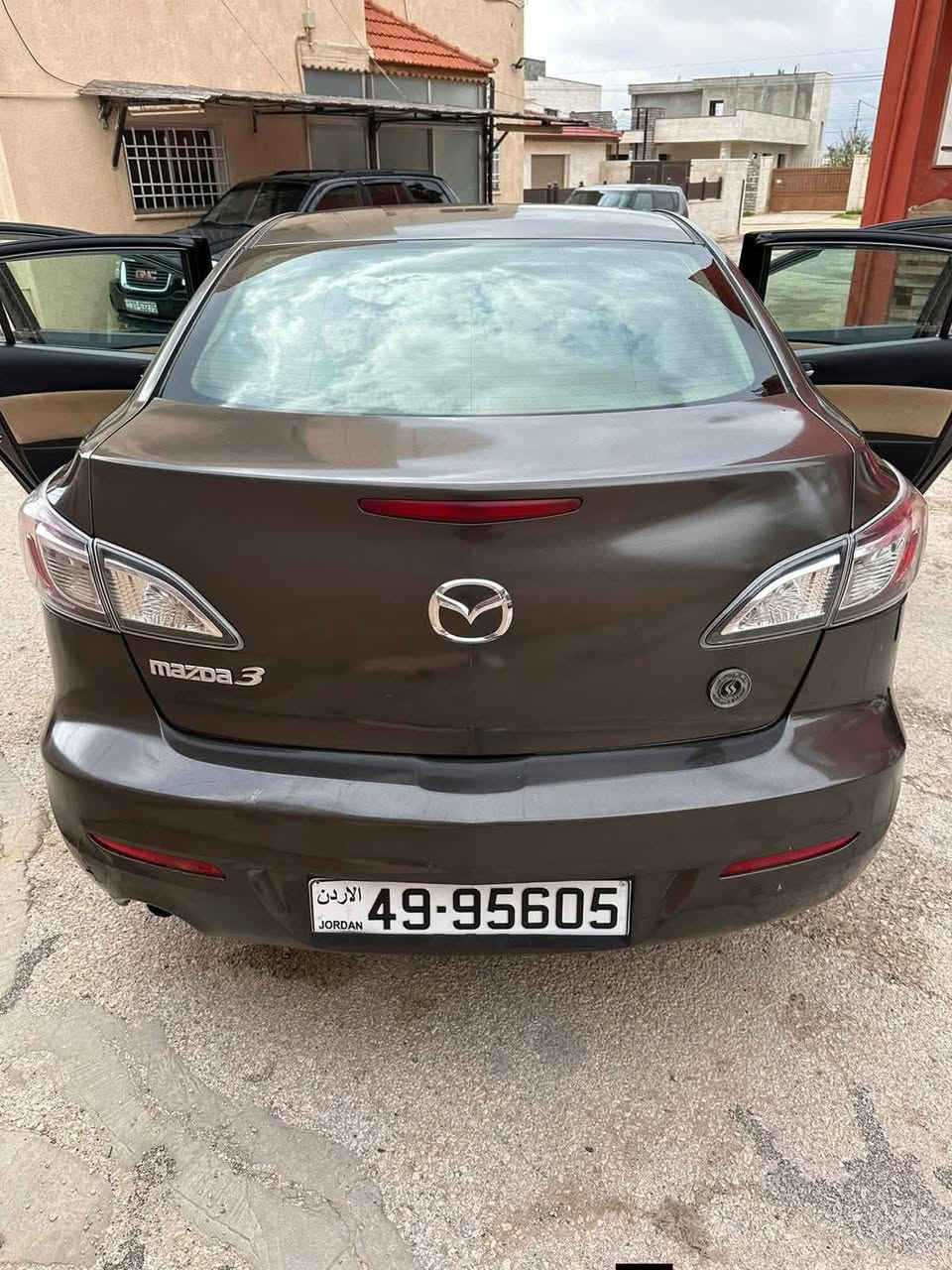 شوف النظافه قبل ما تحكيلي نزل
مازدا 3 الموديل 2014 استخدام شخصي 
ماشيه قليل فحص كامل مرخصه سنه كامله كوشوك نضيف 
موجوده في مادبا


**إذا كنت صاحب هذا الإعلان وتريد حذفه لأي سبب، رجاءا أرسل رسالة إلى الدعم الفني**