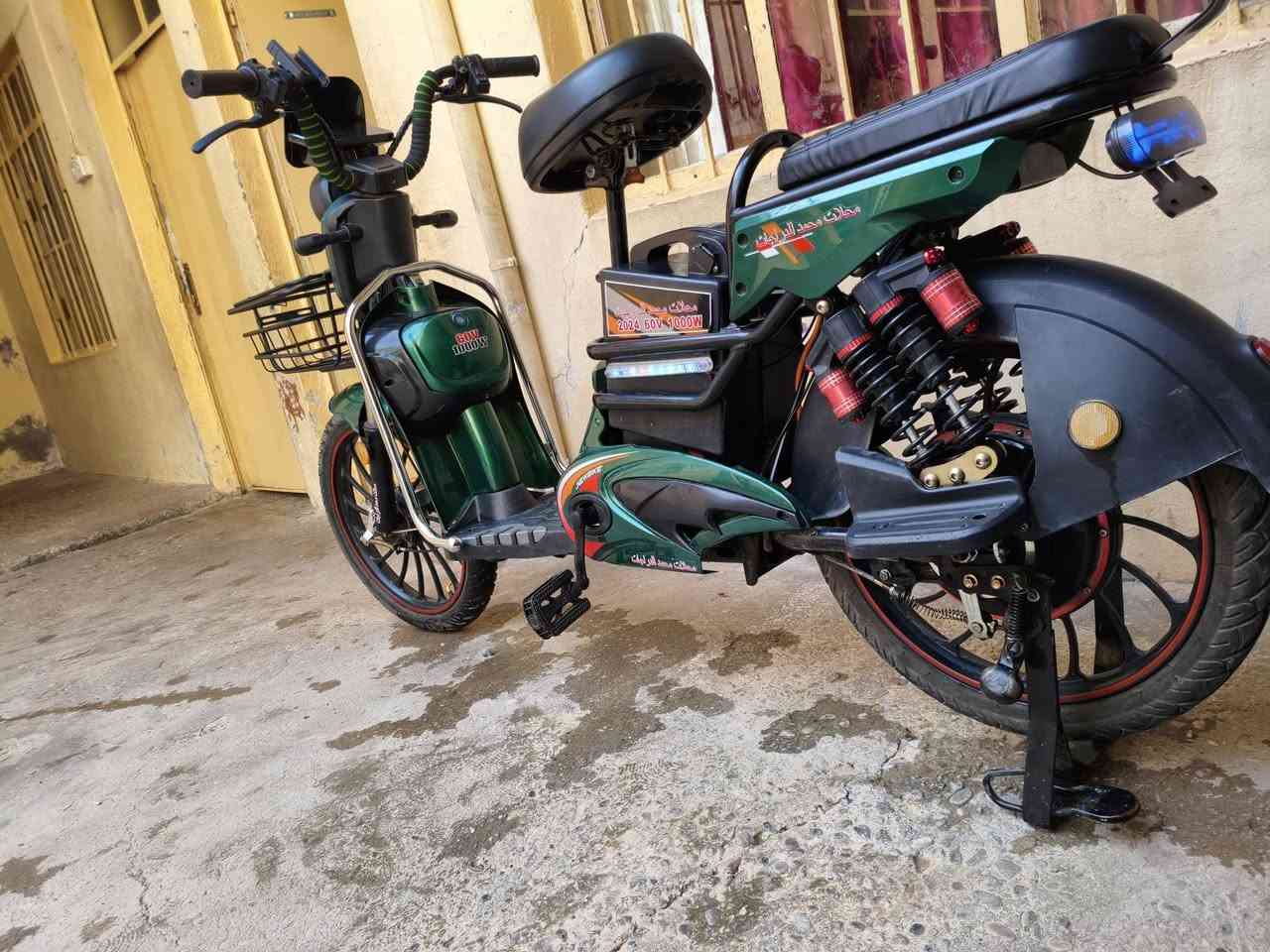 ماطور شحن للبيع
بطاريات 5 

الماطور نضيف بلوتوث شغال 

السعر 350 قفل السعر نهائي 

مكاني موصل زنجيلي امام محطة ابن الاثير

شراي طبلي خاص او وتساب  ***********
