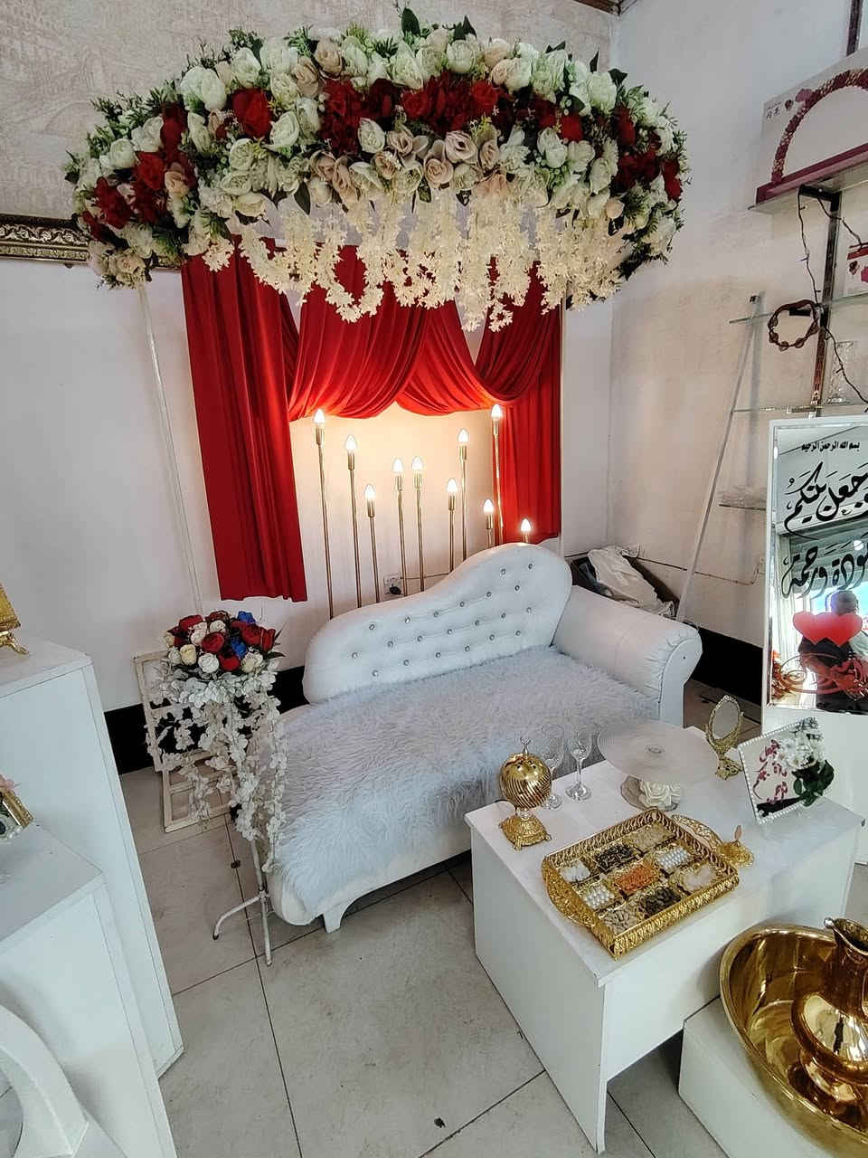 كوشات حسين التميمي للاعراس والمناسبات أحدث الموديلات وحسب الطلب وانسب الأسعار للحجز ***********العنوان قظاء بلد مقابل. كراج بغداد
