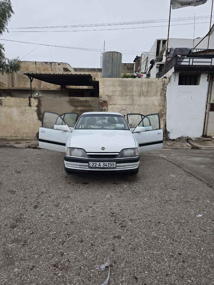 س ع اوميكه أوتوماتيك موديل 1993نضافه كدام العين رقم أربيل جديد سنويه قبل أقل شهر استلمته باسمي تحويل ثاني يوم دفتر بانزين بيه سياره مال بيت حيل نضيفه مكان السياره كركوك سعر 45وبيه مجال للطيبين *********** ملاحظة بيه فيديو موضح السياره
