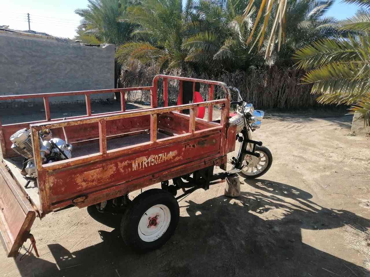 ستوته لبيع رقم وسنويه اسود رعيه ما اندله منزلين مكينته مكفوله ستوته من ركبه وخياس 2008 السعر 650 وبيه مجال مكان مشخاب  ***********
