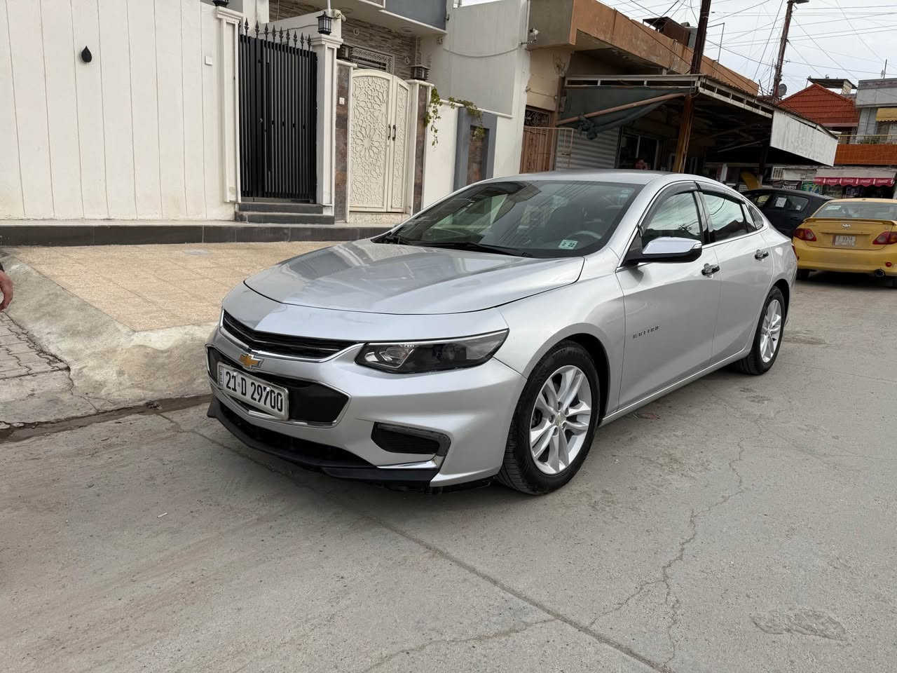 ماليبو 2016 LT 
صبغ فقط بونيد ايرباك ستيرن فقط
4 تايرات جديده 
سياره نضيفه جدا واستعمال شخصي ماشيه 80
كير ومحرك بالشرط
كوبون بانزين بيهه
بدون دينار مصرف
مكانهه كركوك 
*********** كركوك, العراق
