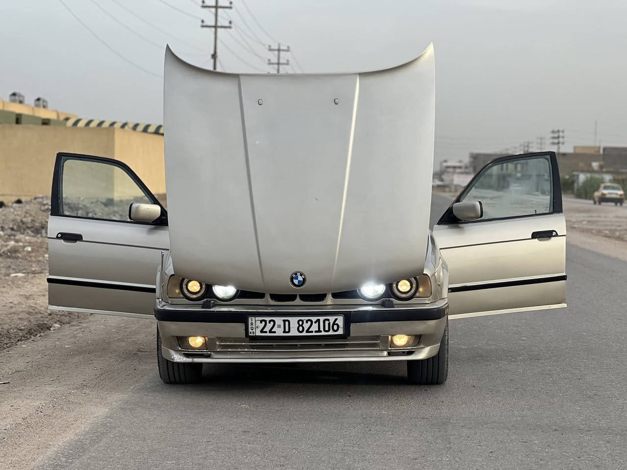 السلام عليكم.
BMW 525i للبيع موديل او مراوس بتكسي او خصوصي 1990 
رقم اربيل 
لون شمباني مميز 
مكينه وكير جدد بلادي حاويه.💪
حداديه جديده
تدفئة  شغال تبريد ثلج بنص الصيف.
تخم تاير جديد
منظومة وقود جديده بخاخات نوزلات صوندات وفلتر.
منظومة زنون 
شلعتها صاروخ 
السياره كلهه شغاله سعرهه65 وبيهه مجال 
السياره بالشارع كلش حلوه واحلى من الصور
***********
