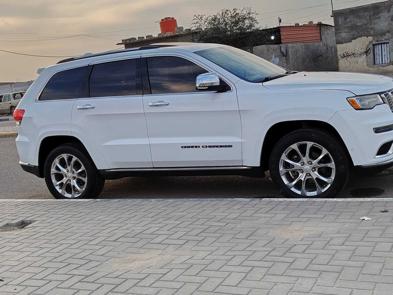 السلام عليكم
جيب لاريدو ( سومت). موديل 2019
رقم شمالي. فول مواصفات ١/١. محرك 6 سلندر.  وارد كندي ( كلين تايتل) شاشه كامره حساس رادارات امامي وجانبي. تحديد مسار جوبلسات باب الخلفي جك دواخل مشمشي كشنات تبريد تدفئه شفتات ستيرن. بنراما. ( بعد معروفه مواصفات السومت)
مكاني البصره

شراي يتصل ع رقم

***********
للبيع و مراوس
