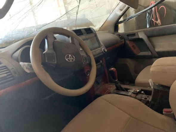 السلام عليكم للبيع تويوتا برادو فول مواصفات كويتي 2012 محرك 6 سلندر فول مواصفات رقم بغداد تحويل مباشر السيارة تعرضت لحادث وابيعه على وضعها ملاحضة : ( السيارة شغالة وتمشي + بدون ايرباك+ بدون شواصي + بدون لغد ) ذني كلهن مابيهن شي / مكاني بغداد/ للأستفسار: ***********
