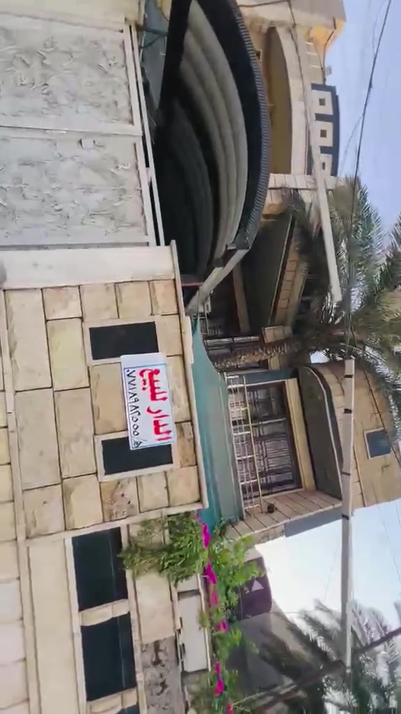 السلام عليكم بيت ٢٠٠ متر طابو صرف بلديات مقابل الامن العامه قرب الشقق الفلسطينيه بناء ٢٠١٥ السعر ٦٥٠ وبي مجال ***********
