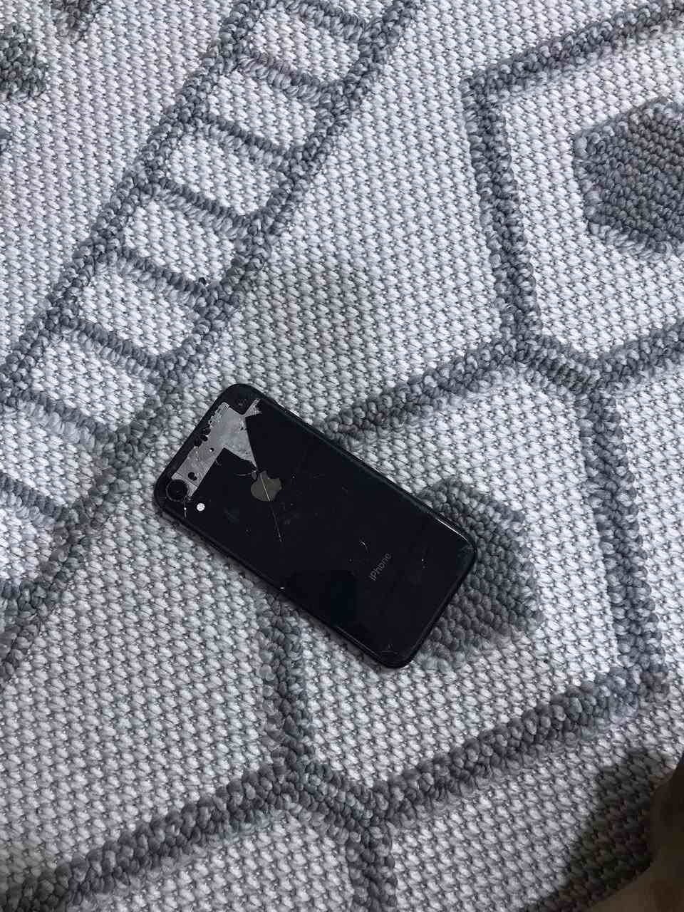 السلام عليكم جهاز xr الجهاز بلادي عله وضع الشركه و كلشي شغال فيس ايدي و بسہ البطاريه مبدله و الباقي كله بلادي حته الشاشه  بلاديه بسہ محتركه مامئثر عله اللمس نهائيًا جهاز نسخه الـLL/Aامريكي اصلي سعره 110و بي مجال لشراي الله شاهد ماخذه ب200و تواصل فقط وتساب موجود غيره ماموجود ***********حته اتصال رصيد ماموجود مكاني ابوالخصيب
