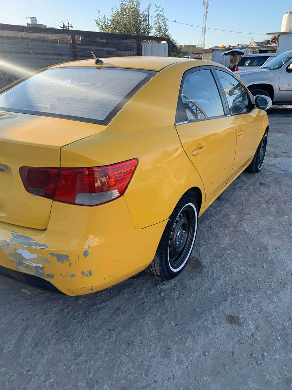 السلام عليكم كيه سيراتو خليجي موديل 2009 رقم مثنى هيئه وغرامه مصفره محرك 1600 مكينه  كير حداديه تبريد كله جديد وشرط سياره مكفوله كفاله عامه وبأسمي سعرهه 93 وبيهه مجال ***********
