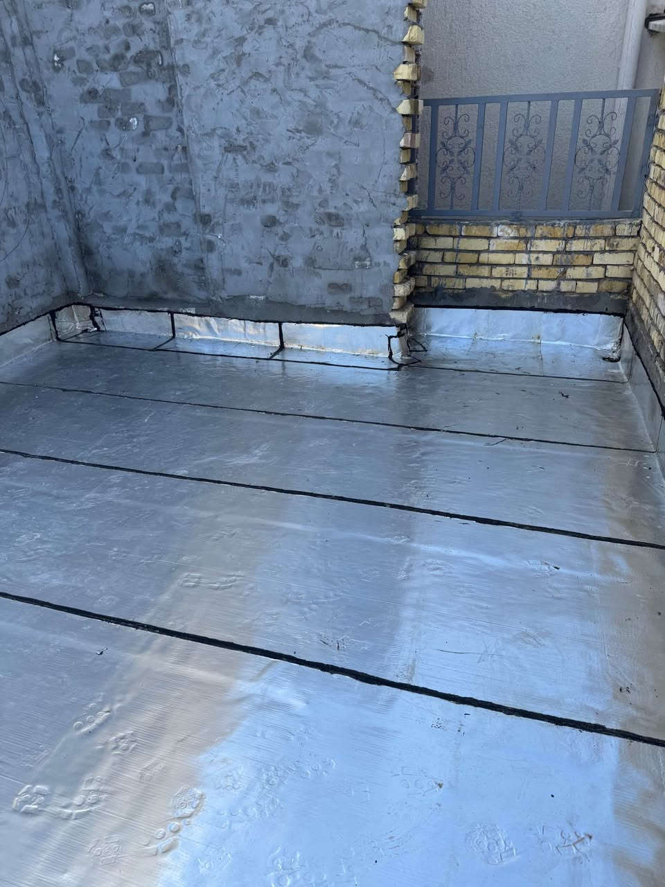 يتوفر لدينا افضل نوعيه ايزوكام نوعيه 1414 و نوعيه انجيكو مستعدون لتغليف سطوح منازل ودوائر حكوميه بسعار مناسبة وضمان 10 سنوات لطلب اتصل على ارقام التاليه
***********
*********** عمارة, ميسان
