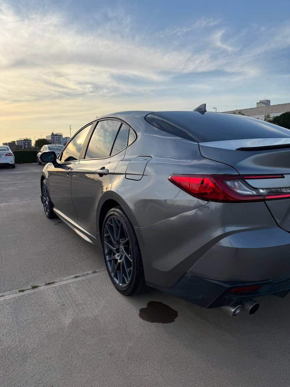 السلام عليكم

2025 Camry se XP
مەکينە: 2.5 لتر 4 پستۆن هايبرێد
تواناي ئەسپي: 225hp
گێڕ: eCVT
FWD
Wireless charger
 5 شوێني USB 
بۆياغ: بێ بۆیاخ
رۆيشتن: ٢٠ هەزار

نرخ: 23500$

شوێن هەولێر WhatsApp & Korek 
***********
________________________________________ 
السلام عليكم

2025 Camry SE XP
المكينة: 2.5 لتر 4 سلندر هايبريد
الاحصنة: 225 حصان
القير: eCVT
سحب امامي
 شاحن لاسلكي
خمسة اماكن USB
الضرر: بدون صبخ
ماشية ٢٠ الف

السعر: 23500$

المكان اربيل - كورك و واتساب
***********________________________________________ أربيل, العراق
