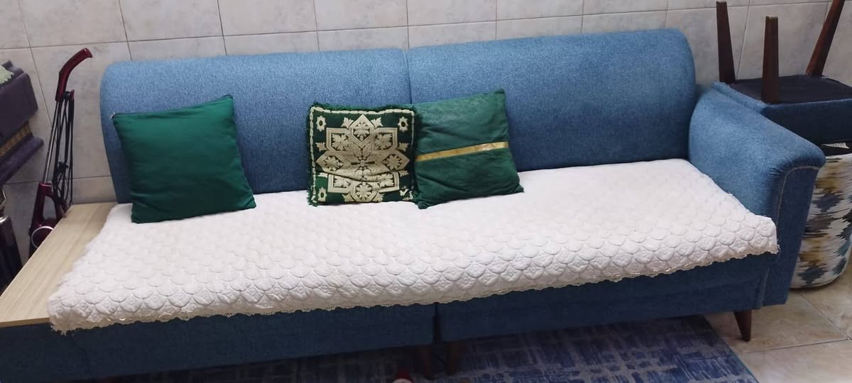 سلام عليكم اغراض للبيع مال بيت الاسعار.على الخاص العنوان بغداد حي البنوك الشراي يتصل على رقم ***********
