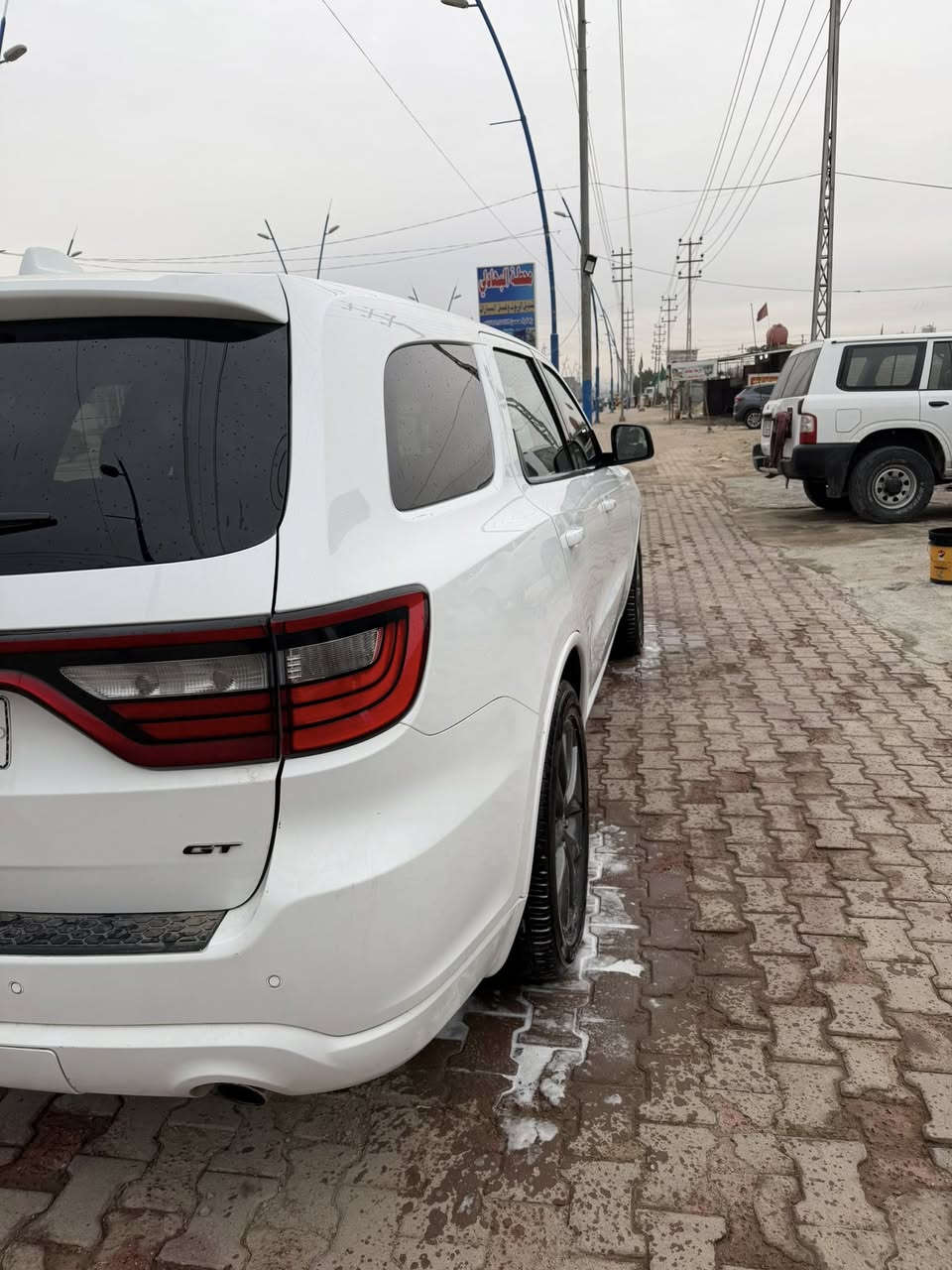 دوج دورنكو2017
بدون شاصي وبدون دواخل السياره كلش جديده وجاهزه من الدعميه الدعميه ستعمال شخصي والله

#المواصفات - رقم  بغداد تحويل مباشر تحويل مباشر 

1- محرم  6 سلندر بخاصية توفير الوقود ECO 

3-  + جنطه كهرباي

2-بصمه

5- حساسات خلفية اصل مع خاصية  

7- لايت ١٠٠واط اصلي مع حاجب LED . 

8-  مع تحرك المرايات الجانبية عند الرجوع الى الخلف حسب التحكم

9- السيارة  احدث نظام قيادة بالعالم 

10- ويل كب حجم  20بلادي. طخم تايرات حديث 2020  

12- نظام صوت ٧ سماعات داخل السيارة 

من beats audio من شركة apple

14- تحكم ستيرن كامل امامي وخلفي 

15- شاشة دشبول لمس كبيرة  متكاملة الايعازات . وشاشة ٧ انج معلوملت السيارة والعطلات والرسائل... شاشات كشنات 

17- نظام AUX + Bluetooth . نظام ملاحة GBS شاشت تنته كبيره

+ ذاكرة ميموري كارد موضعي + USB 

18- مانع تزحلق (انزلاق) .

19- تبريد ٤ قطع اكثر من 10 منافذ

20- الكشنات  جلد  ملكي   تبريد و تدفئة و تهوية و مع الستيرن تدفئة وتهوية والمقاعد الخلفية تدفئة

21- كاميرا خلفية دوارة HD 

22-إظهار ضغط الهواء في الاطارات. ومعلومات السيارة الكترونيا مثل كمية دهن محرك و درجة حرارة المحرك والكير والزيت وضغط الزيت الكتروني .

وباقي مواصفات الدورنكو ⁦✔️⁩  ⭐   

 *********** السعر 220 مجال حك الجيه بس بدون مراوس بيع فقط مكانها ميسان
