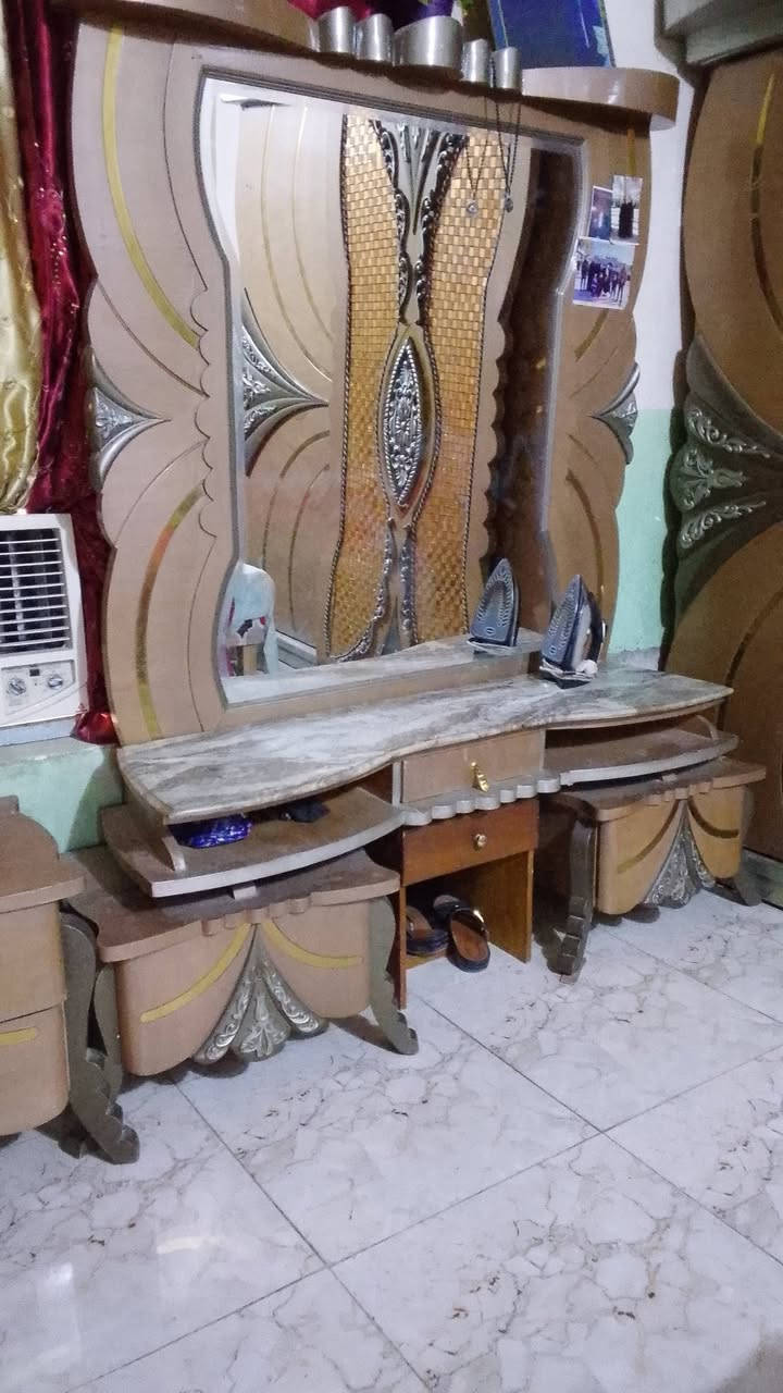 غرفه للبيع السعر اتصل على هذه الرقم ***********
