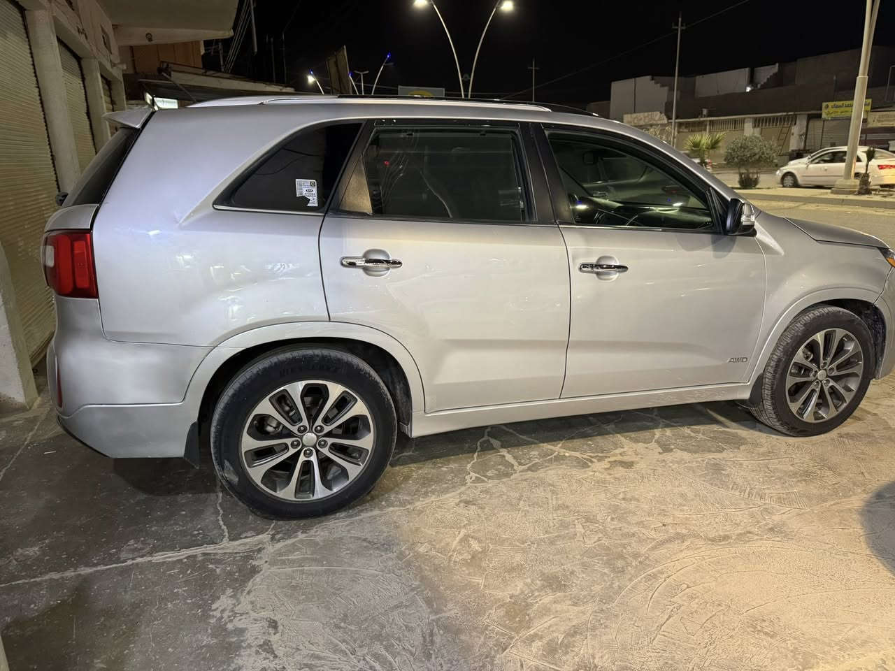 السلام عليكم رمضان كريم
كيا سرنتو 2014 وارد امريكي 
محرك 6 
محرك وكير شرط سياره نضافه فول 
احلى من الصور السعر ١٥٥وبيه مجال 
اتصل وتدلل ***********
مكان السياره سامراء
