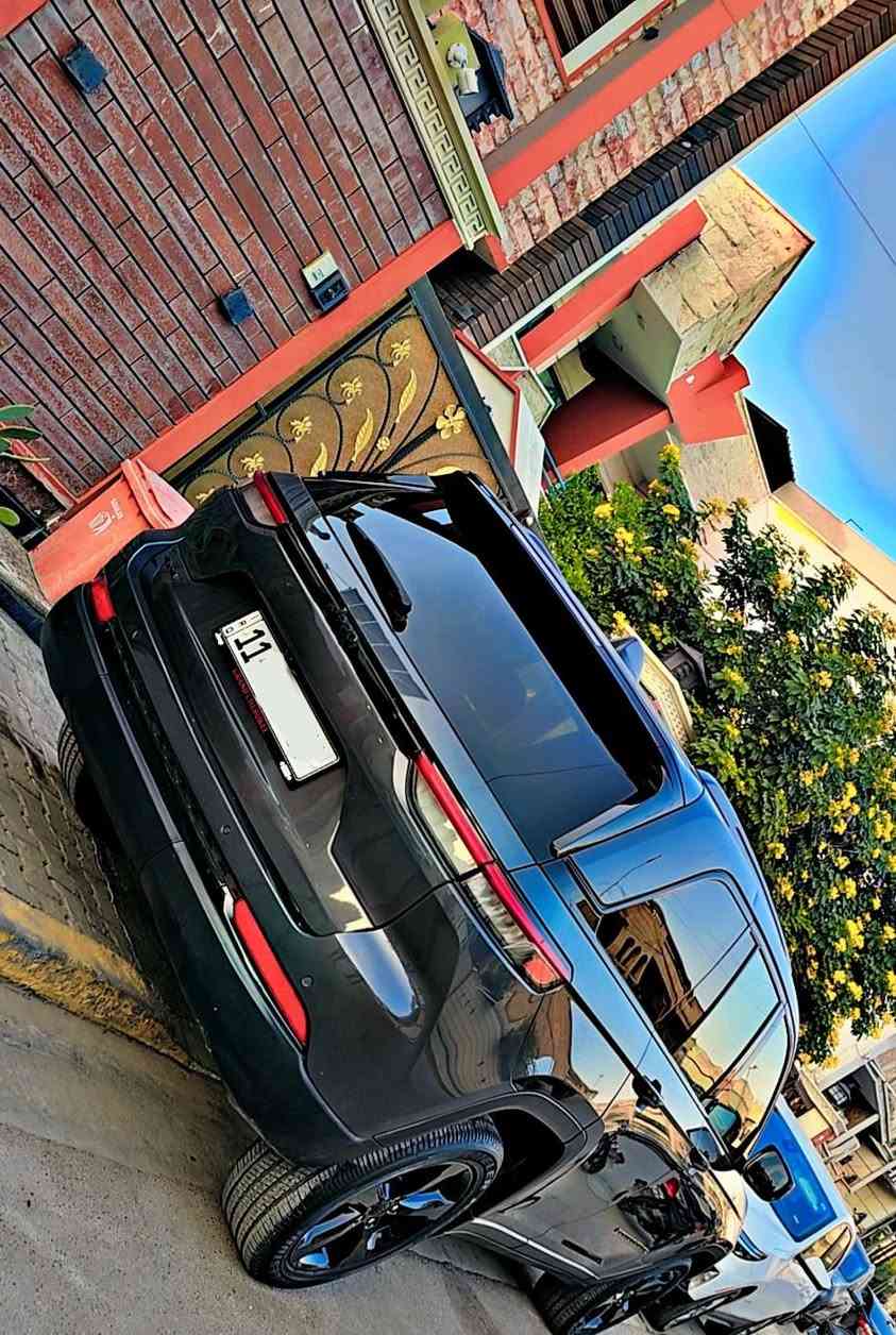 ألسلام عليكم 
جيب كراند شيروكي 2023 بدي قصير 
صور الضرر مرفقة في المنشور/ تبديل ابواب ٢ جهة اليسار نفس اللون مطابق والصبغ الي بيها الجاملغ الخلفي نفس الجهه السيارة حاليا ماشية 13 الف مايل رادار امامي حساس امامي خلفي نظام 4×4 جميع الايرباكات سليمه ماعدا فقط ايرباك البردة جهة اليسار والسيارة مصلحه تصليح ممتاز جدا في بغداد ومرقمة بغداد السعر 30,000 $ للاستفسار ***********
