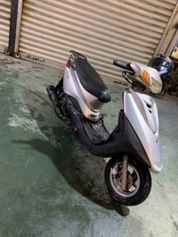 للبيع اكزز نوزل الدراجه ربمه ما مفتوحه  السعر ٦٥٠ العنوان بلديات 07700...