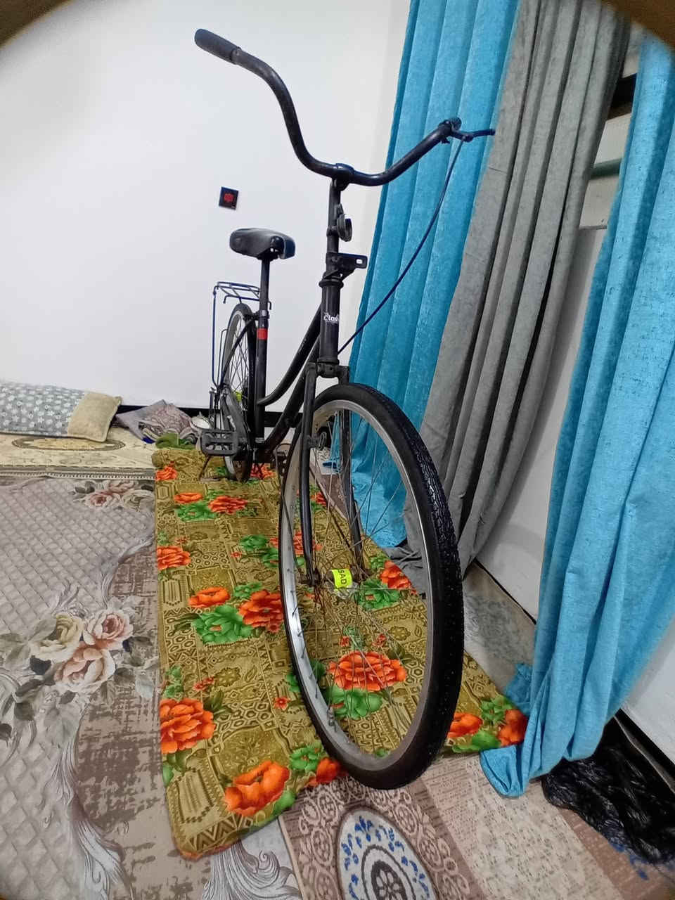 سلام عليكم بايسكل للبيع نظيف وحلو اللون اسود مكان ناصريه سوق الشيوخ السعر خاص


**إذا كنت صاحب هذا الإعلان وتريد حذفه لأي سبب، رجاءا أرسل رسالة إلى الدعم الفني**