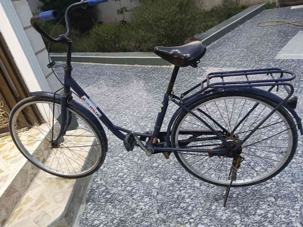 #بانسكل #للبيع موزه جديد مستعمل مضموم ما اعرف المديل بضبط بانسكل مرتب مابي اي عطل ولا زنجار وبلعافيه على الي ياخذه.. 
#المواصفات
1 موزه. 
2 قياس 26.
3 ويل امامي حساس ابو الطوبه. 
4 مبدل ويلات جدد عدد ثنين. 
5 مبدل جوابه جدد عدد ثنين. 
6 مبدل تايرات جدد عدد ثنين. 
7 مابي اي عطل او نقص. 
تجي تشوفه وبلعافيه على الي ياخذه 
#السعر 100 قفل من الاخير مابي اي مجال بدون احراج 
#العنوان السماوه فرع الزريجيه محلات ال بندر 
#الرقم *********** واتساب 
#وهلاوسهلا.
