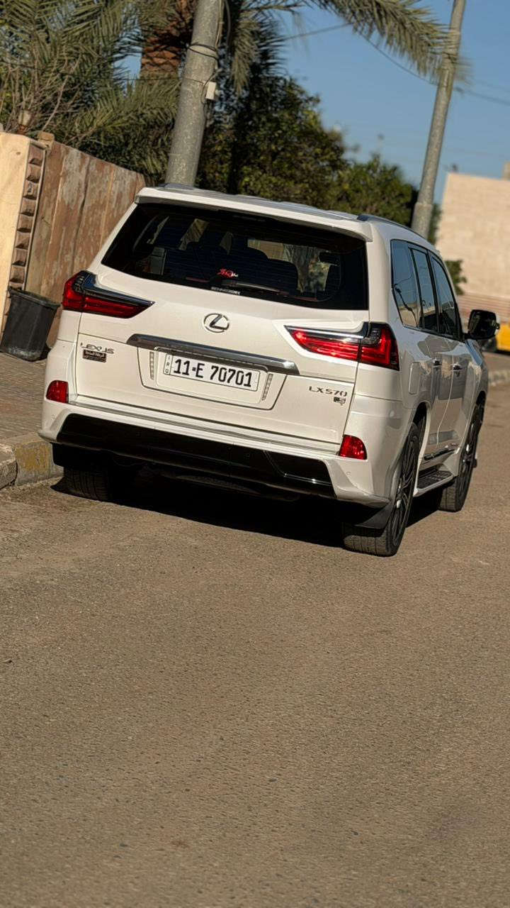 شركة LEXUS الصانع الياباني الفاخر  من اشهر السيارات لدى العلامة LX 570 SUPER SPORT
موديل :-2021
الممشة :-٥٠ الف Km
الحالى :-خليجي  وكالة (الكويت)
السعر : ٩٢٠ ورقة (٩٢ الف) 
مكفولة كفالة عامة✌️
السونر مرفق 

‭٠٧٧١ ١٣٤ ٦٢٣٠‬
