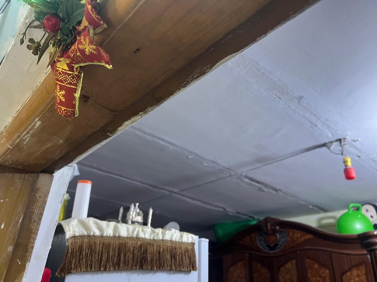 سلام عليكم ورحمه الله وبركاته دار للبيع في ابي الخصيب العوجة طابو صرف تحويل بسم المشتري البيت يحتوي على ثلاثة غرف نوم وصاله ومطبخ وحمام داخل وخارج وديوان وكراج سياره البيت  ركن    المساحه الكليه 370 متر البيت غريب لسايدين مال العوجة السعر 100بي مجال الاستفسار اتصال على الرقم ***********
