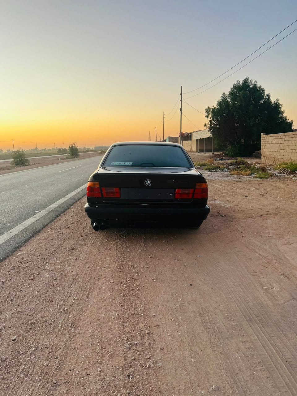 BMW 
م. 1993
لون اسود كرزي
حجم 525
الرقم انبار مشروع وطني
محرك مسكر عدل
السيارة فول مواصفات
السيارة عوزها صدر خلفي
الانتصال على الرقم ***********
السعر 50$
