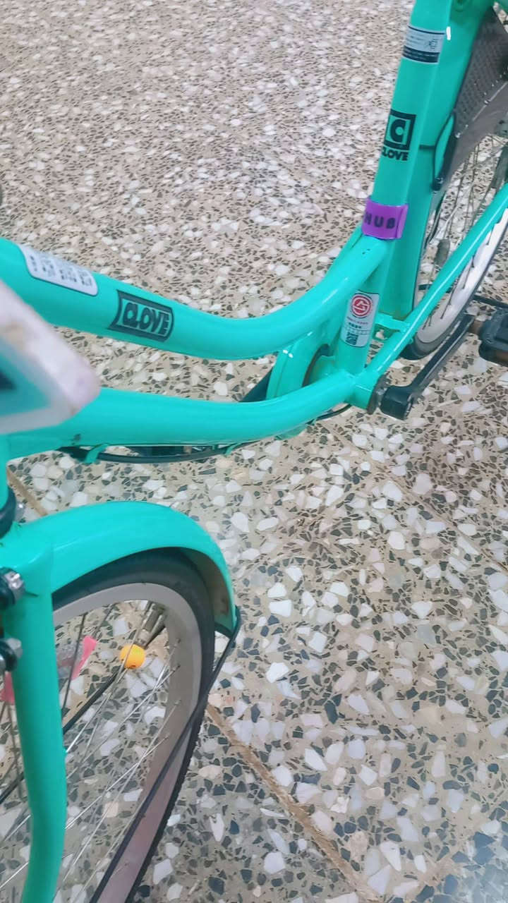 السلام عليكم بايسكل موديل 22 حجم 26 السعر 140 وفي مجال الرقم ***********
