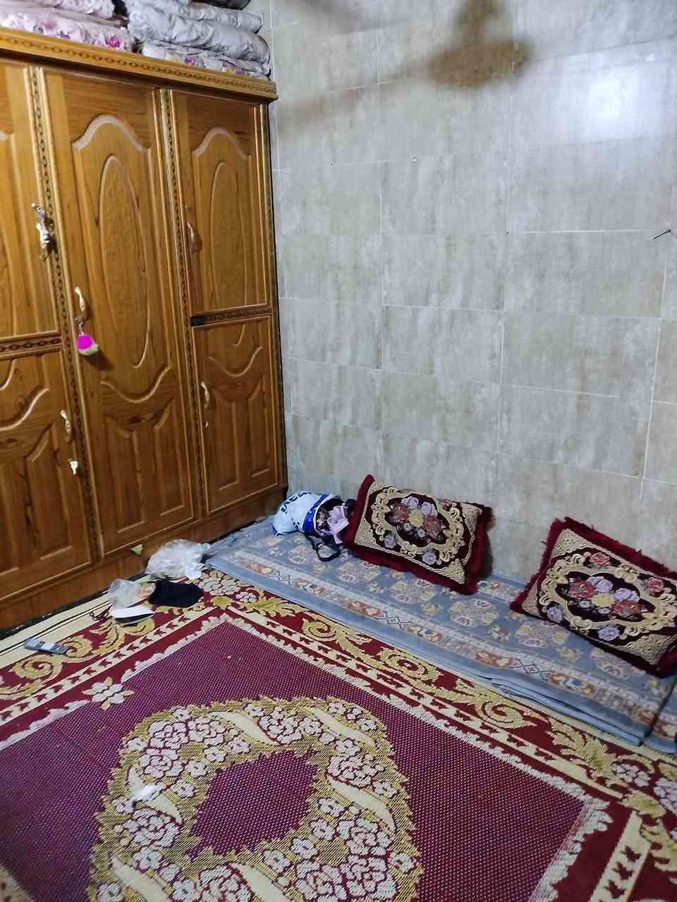 دار للبيع ربع قطعه 46 متر مربع  واقع حال علوه زويني يم شقق طالبيه قريب على شارع اول فرع متكون من مطبخ خدمات واستقبال كامل خدمات 12 وبي مجال الاستفسار رقم *********** بي واتساب
