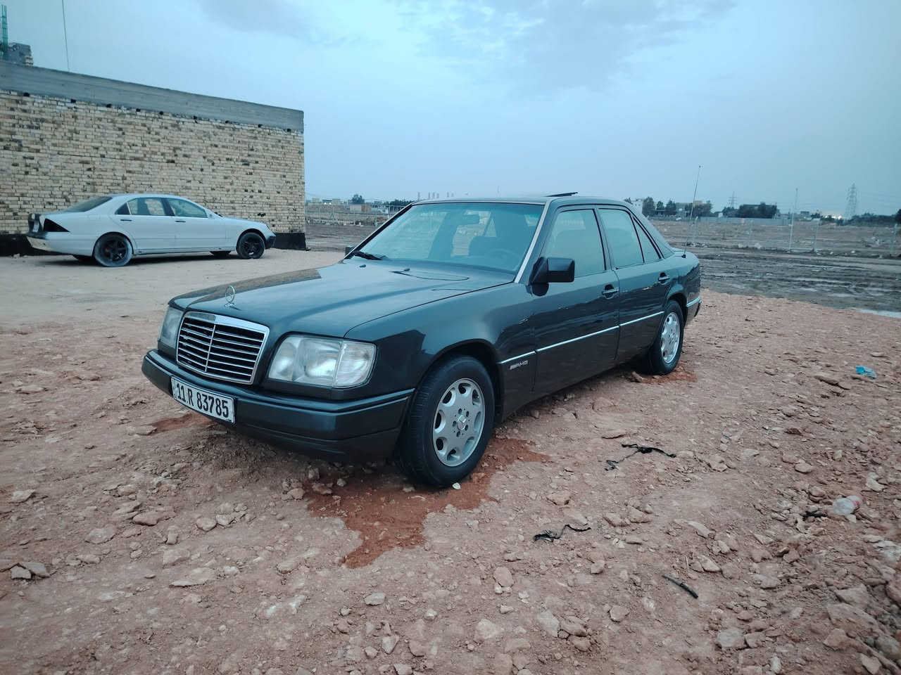 سلام عليكم للبيع مارسدس دب سياره جديده كارتون كله عل بلاد  رقم بغداد دولي تحويل مباشر محرك وكير بلاد 6 سلندر عنكبوت محرك وكير جدد تبريد ثلج دواخل شركه كله جلد موديل 90 تخم تاير ستوني شاده ويل كب جديد حداديه أماميه وخلفيه جديده كهربائيات كلها شغاله قواعد دبلات جدد فول مواصفات بجم عريض كشن كهربائي اريل كهربائي تحكم بلبطاين جام كهربائي فتحه بلقماره  ريمون سنتر لك فتحه كلهه شغاله سلايت تحكم بلمري مكان سياره ديوانيه السعر 58 وبيهه مجال بيع مستعجل سعرهه بلاش ***********
