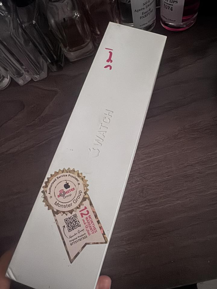 ساعة ابل جيل الثامن للبيع جديدة بعدهة  مكاني بغداد البنوك سعر 275 هـ ***********
